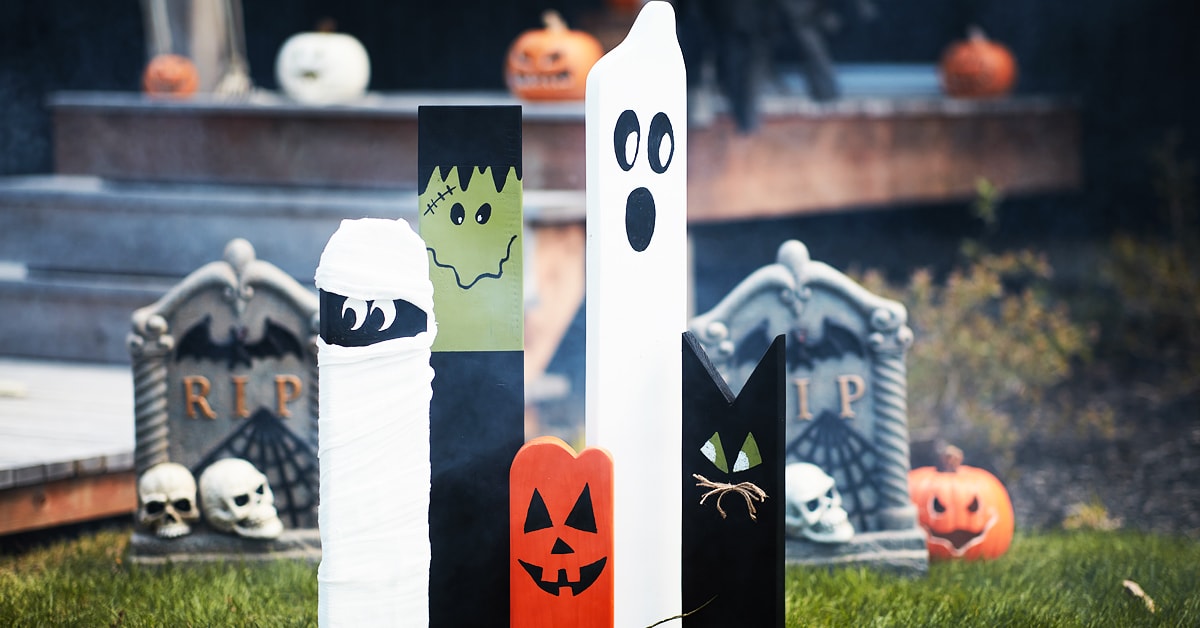 Halloween Decoration: Wooden Characters